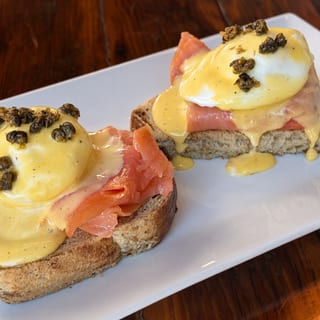 Smoked Salmon Benny